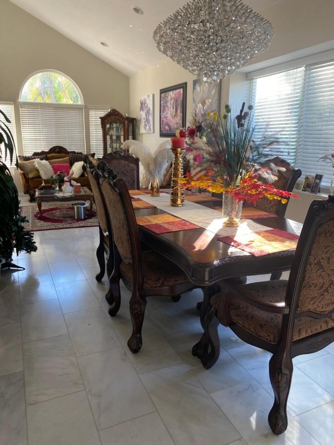 King Bed Big Room Chino Hills Exterior foto